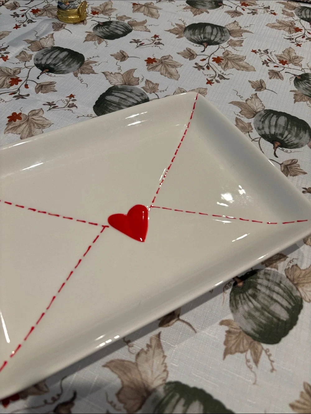 NWT Kirkland’s heart tray